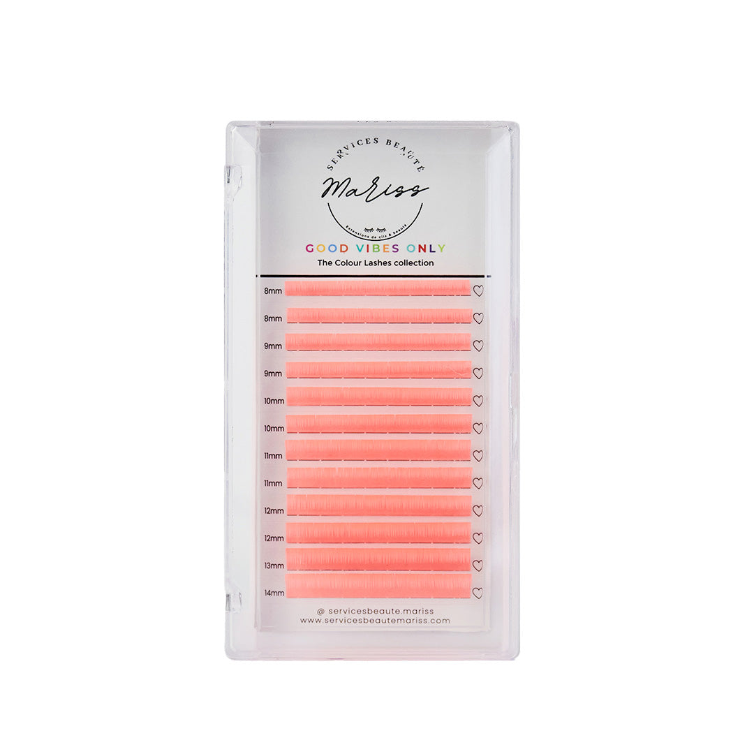 Regular Volume โก Colour Lashes